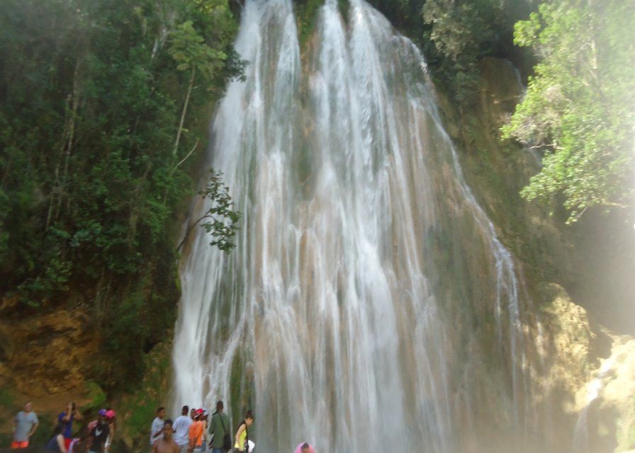 iway sys excursion a samana desde punta cana cayo levantado isla bacardi island cascada limón waterfall