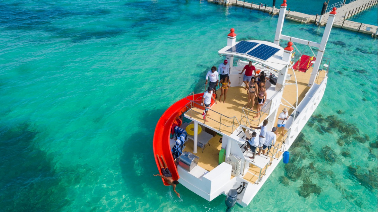 catamaran a motor en punta cana privado y grupal iway sys excursiones